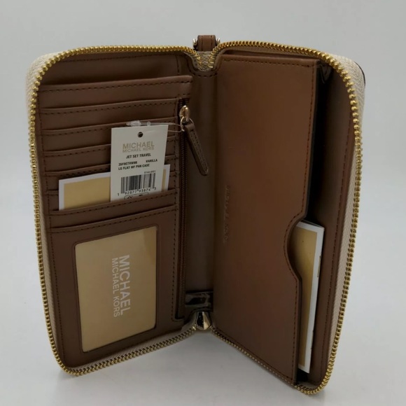 Michael Kors Jet Set Travel Smart Phone Wallet - Picture 3 of 5